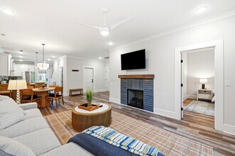 Building Photo - 117 Seagate Pl