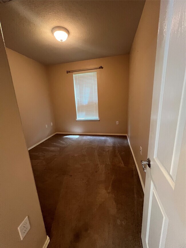 Building Photo - 13600 Breton Ridge St