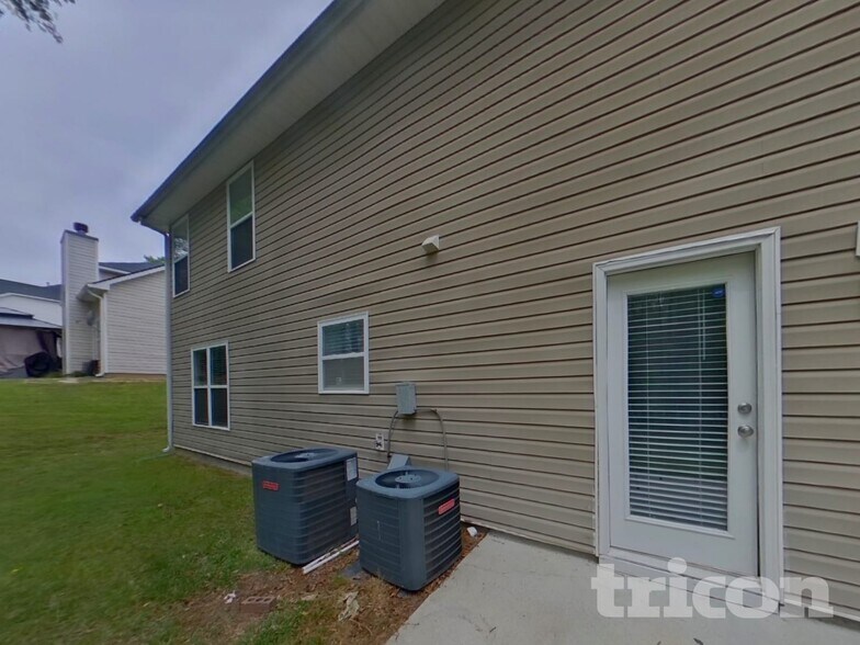 Building Photo - 7436 Petal Pl