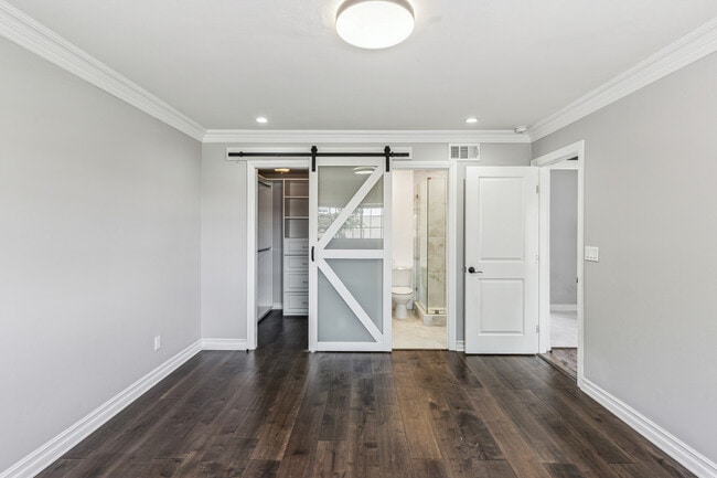 Building Photo - 17135 Buttonwood St