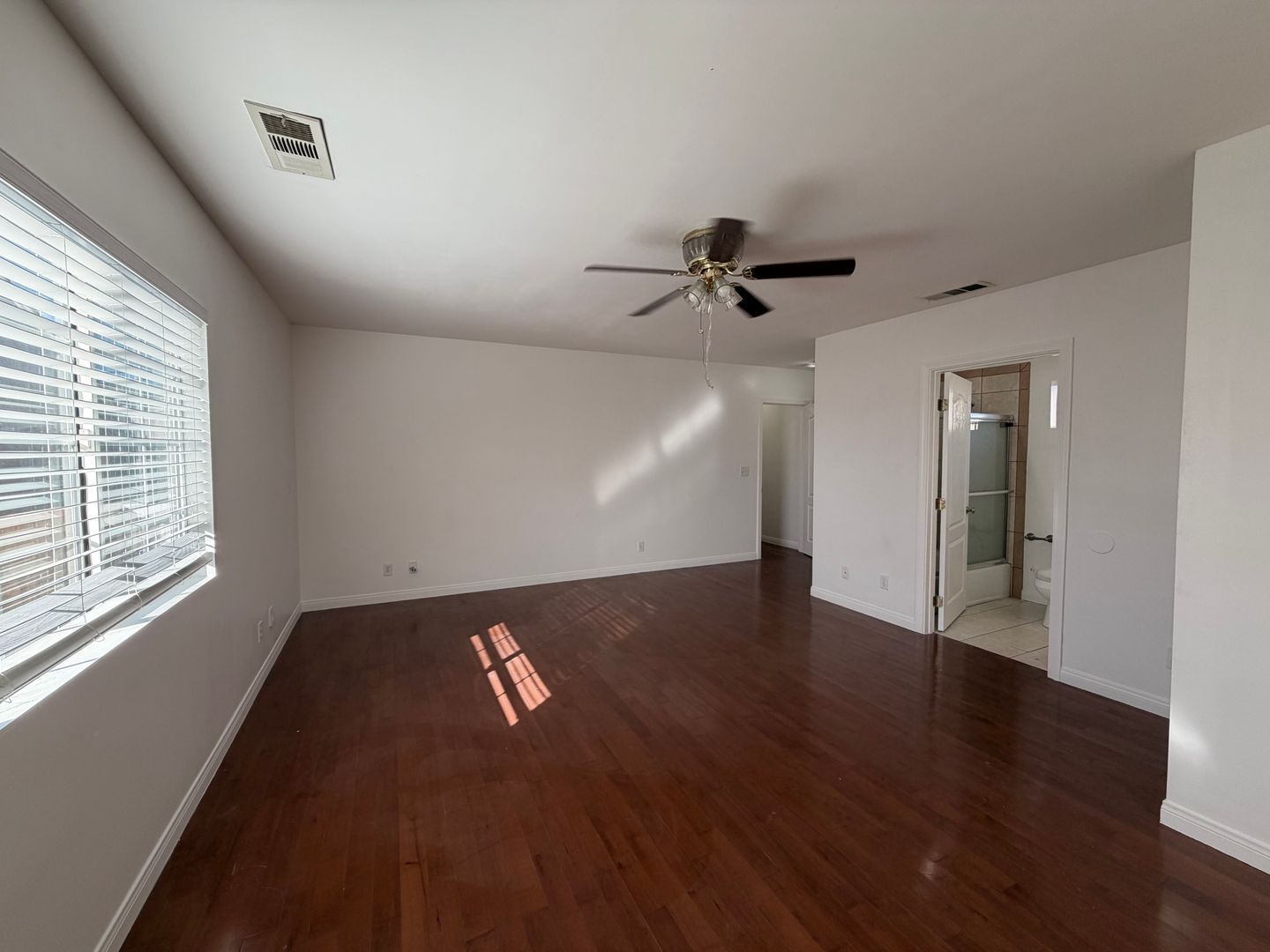 Building Photo - 3bed / 2 bath House for Rent in Monterey Park!