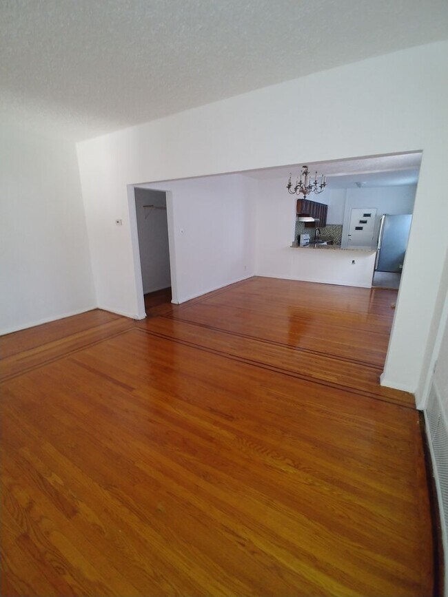 Building Photo - 28 N 50th St