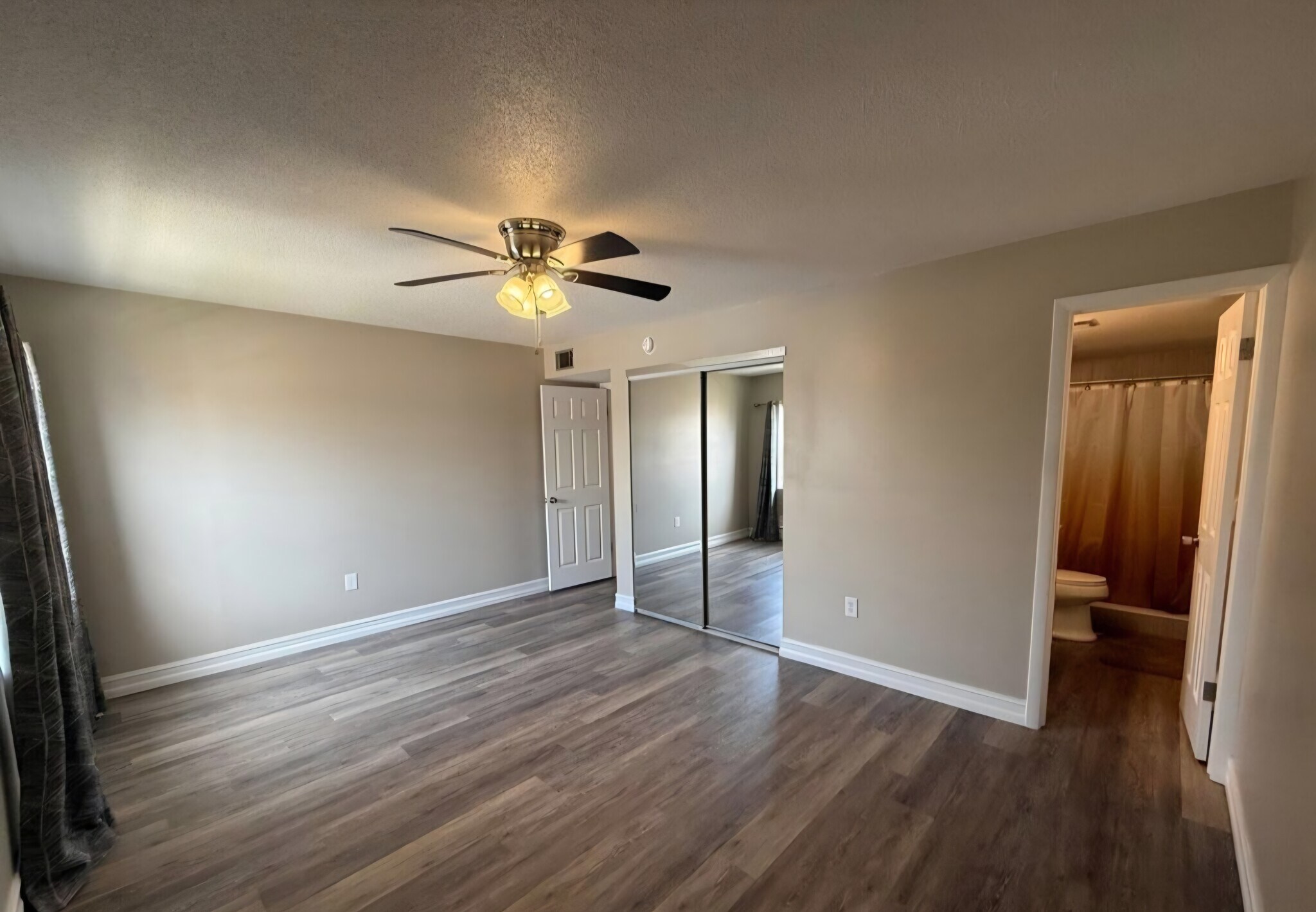 Building Photo - 190 E Olmstead Dr