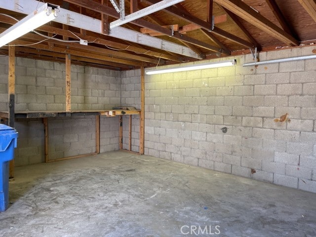 Building Photo - 701 S 2nd Ave