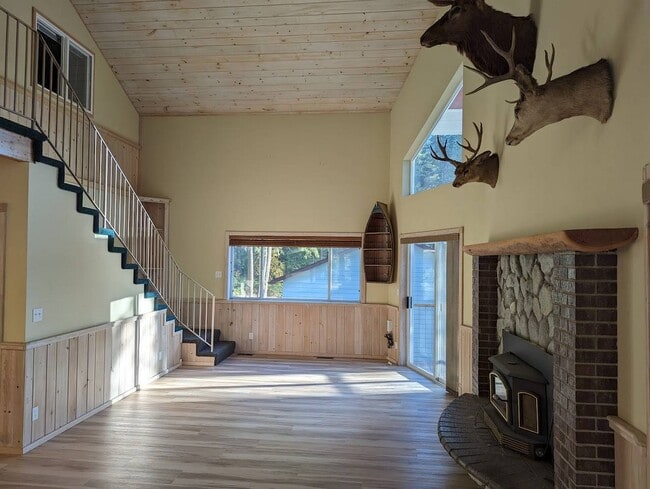 Building Photo - 134 Hanaford Rd