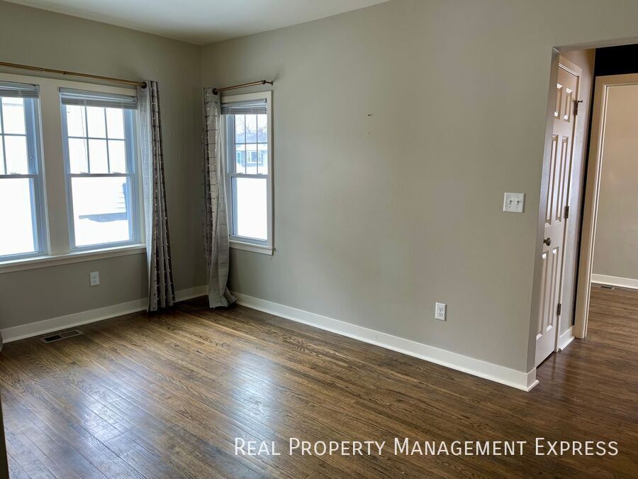 Building Photo - Cozy 2 Bedroom 1 Bathroom Home