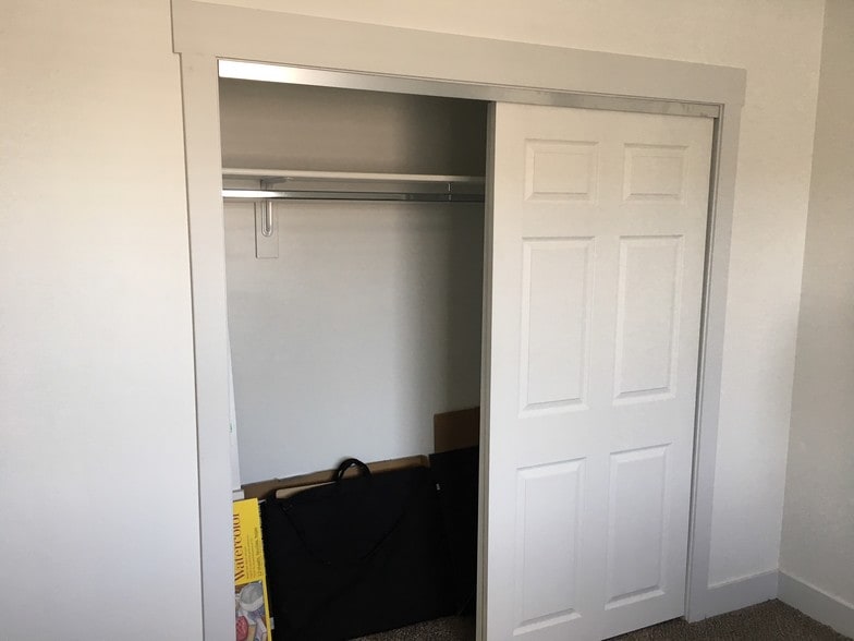 Building Photo - 1130 Cedar Knls