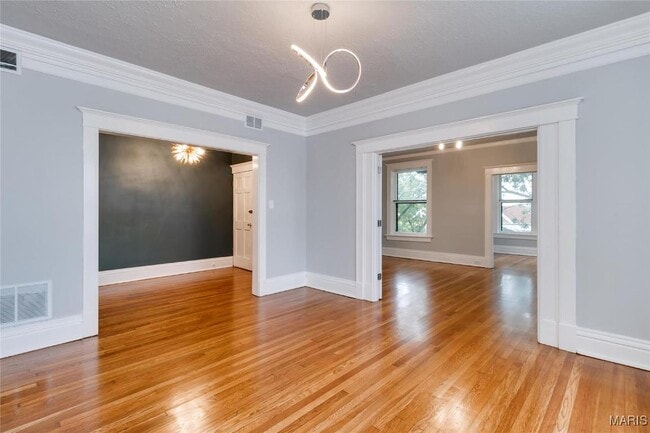 Building Photo - 4166 Russell Blvd