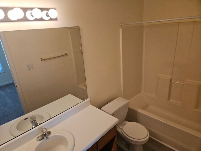 Building Photo - 2225 Violet Bluff Ct