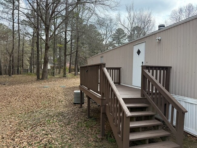 Building Photo - 22 Lee Rd 242