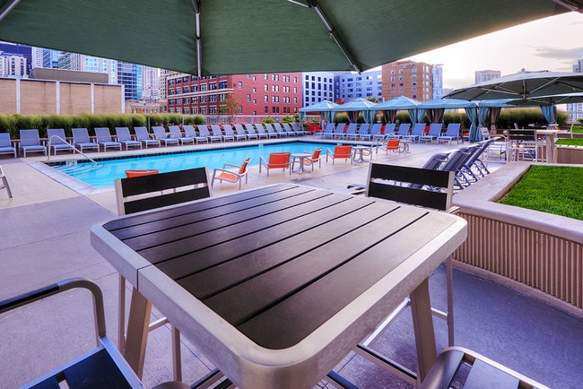 Building Photo - 545 N Dearborn St