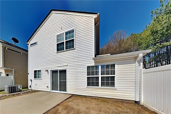 Building Photo - 324 Hiawassee Dr