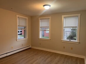 Building Photo - 39 St Thomas St