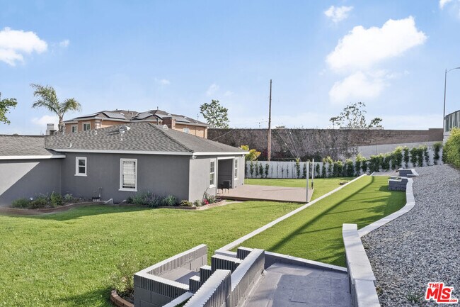Building Photo - 3500 Tuller Ave