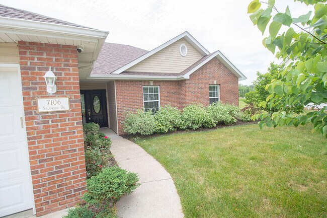 Building Photo - 7106 Stanwood Dr