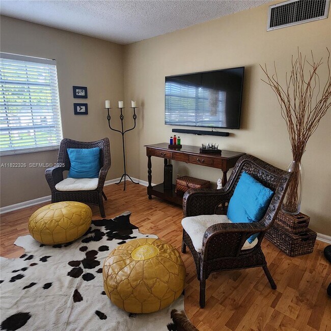 Building Photo - 2424 NE 9th St