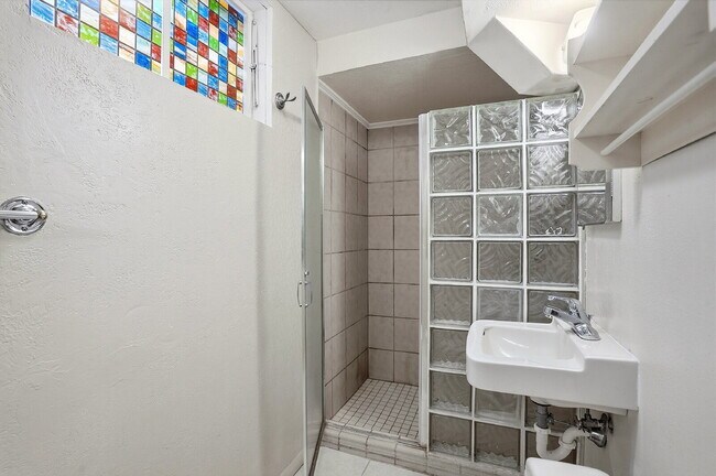 Building Photo - $2,740.95, 4 Beds - 3 Bath, Single Family Home in Denver with Washer and Dryer!