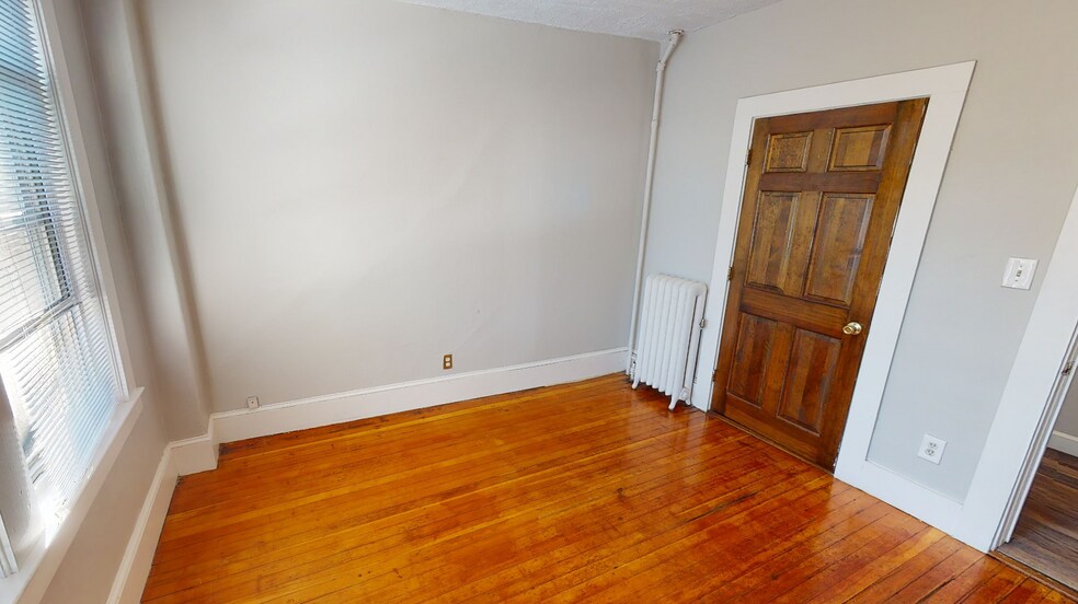 Building Photo - 5 Elmer St