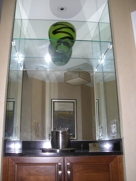 Mirrored Bar - 145 Harmon E Ave