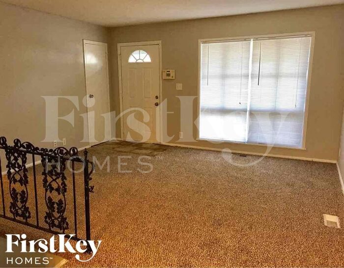Building Photo - 9309 Farley Ave