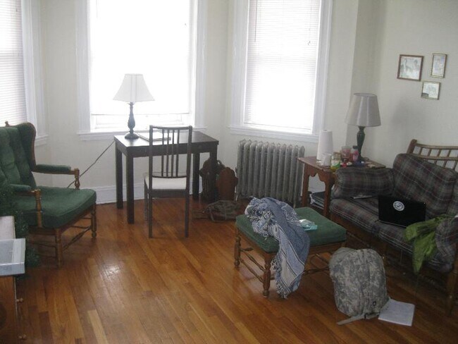 Building Photo - 629 Commonwealth Ave