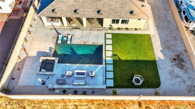 Building Photo - 17066 Takipi Rd