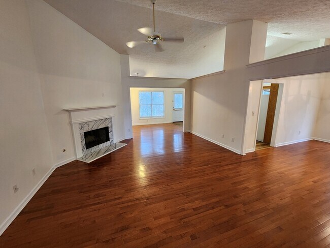 Building Photo - 3840 Sugarbrook Dr