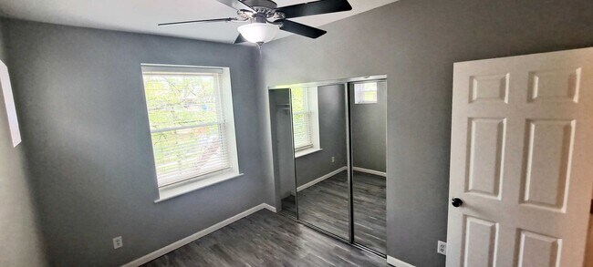 Building Photo - 5837 Nina Pl