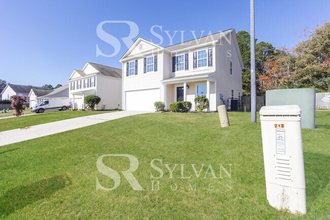 Building Photo - At Last, This Is What You Have Been Searching For!