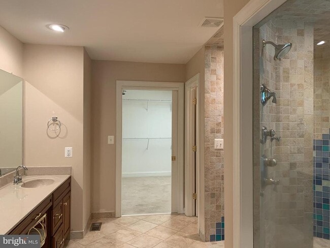Building Photo - 10701 Whispering Way