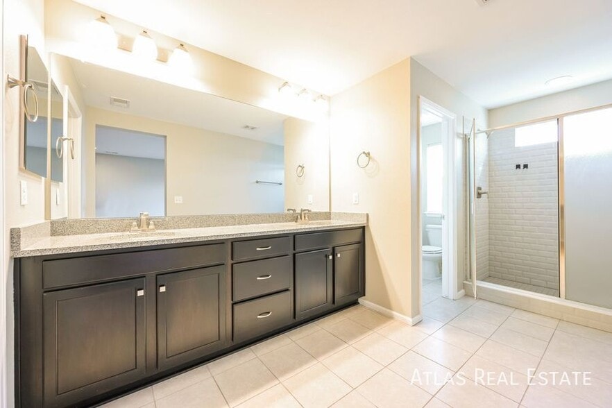 Building Photo - 7255 S Millbrook Ct