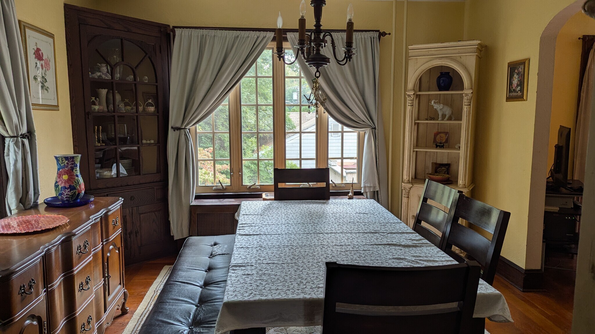 Building Photo - 78 Roe Ave