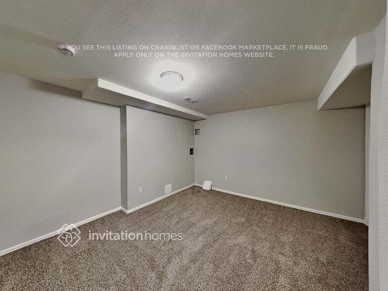 Building Photo - 6454 W 96th Pl