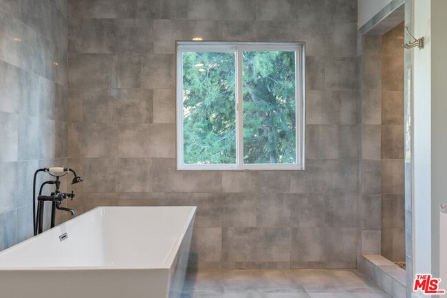 Building Photo - 2370 San Marco Dr