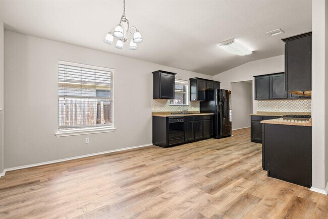 Building Photo - 2560 Vernell Way