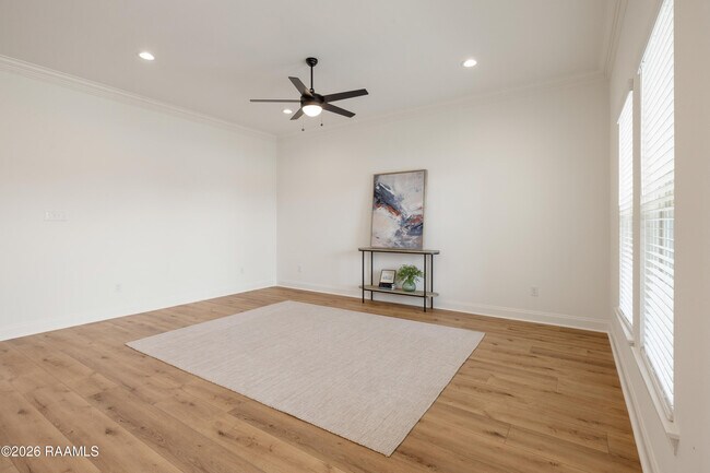 Building Photo - 107 Lotus St