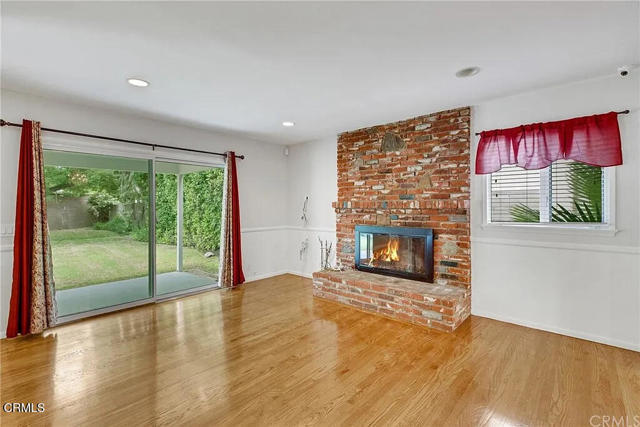 Building Photo - 303 E Las Flores Ave