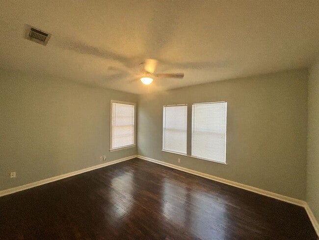 Building Photo - 1408 Romeria Dr