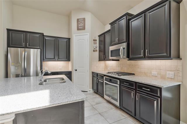 Building Photo - 855 Forest St