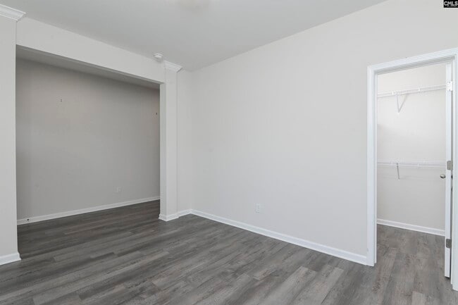 Building Photo - 728 Bustling Br Ln