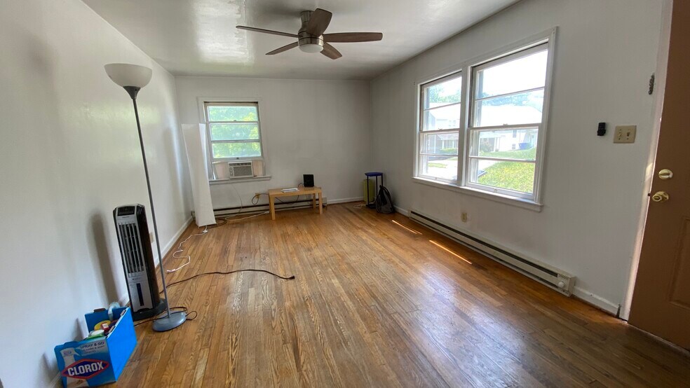 Building Photo - 114 Lucas Dr