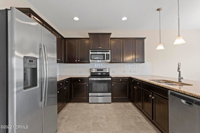 Building Photo - 305 Vilas Way S