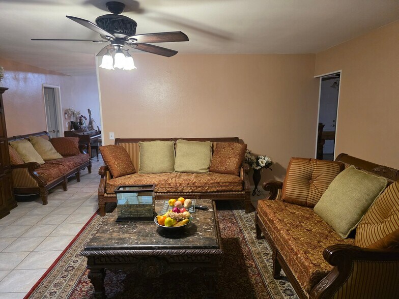 Building Photo - 3154 Luxurious Highland Home