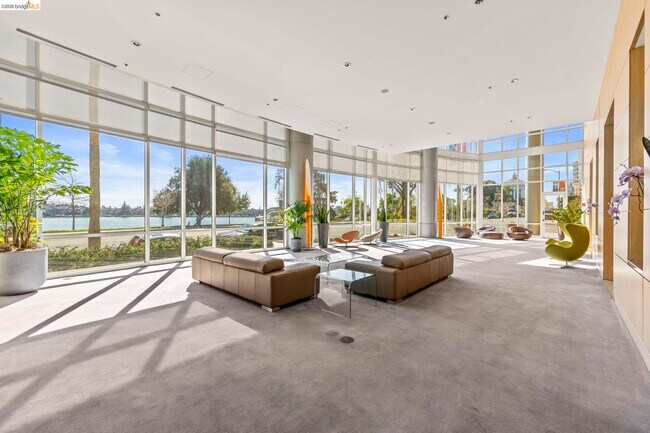 Building Photo - 1 Lakeside Dr