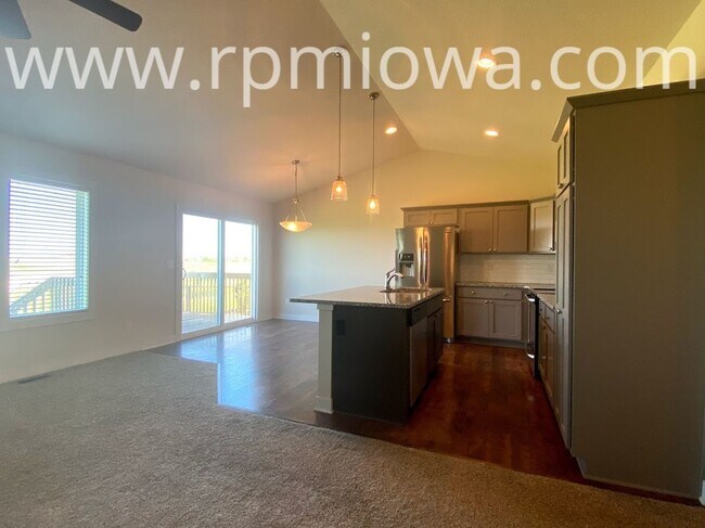 Building Photo - NEAR ABBIE GROVE ELEMENTARY!! 4 Bedroom, 3 Bath Home in Ankeny