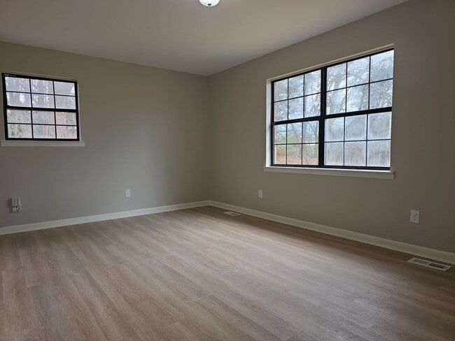 Building Photo - 3011 Deerfield Rd NW