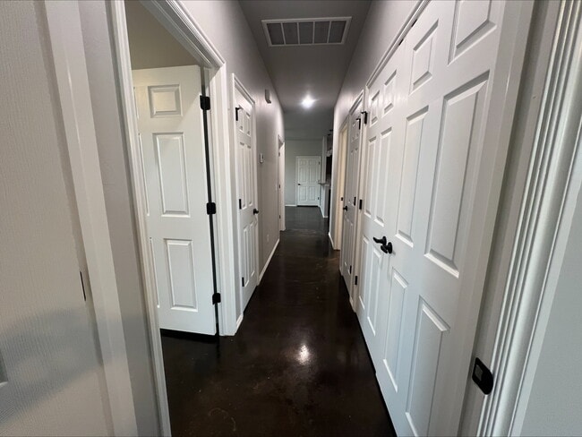 Building Photo - The Villas at Choctaw Creek