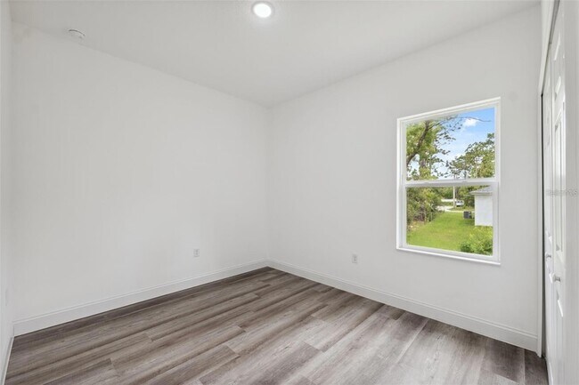 Building Photo - 6062 SW 154th Place Rd