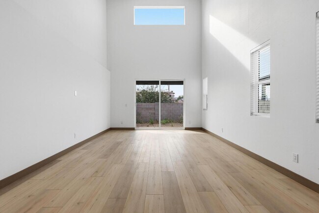 Building Photo - 2813 E St