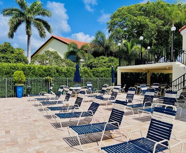 Building Photo - 10615 Ocean Palm Way